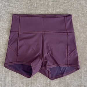 Lululemon In Movement 2.5” shorts